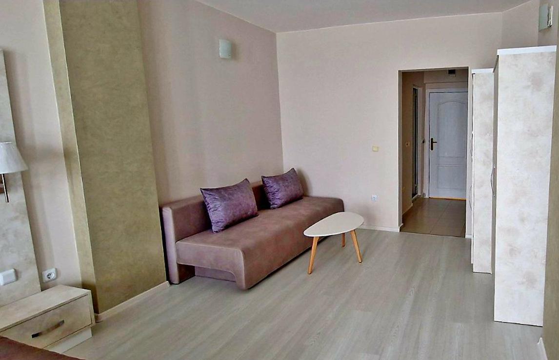 Hotel Амон Ра à Primorsko Extérieur photo