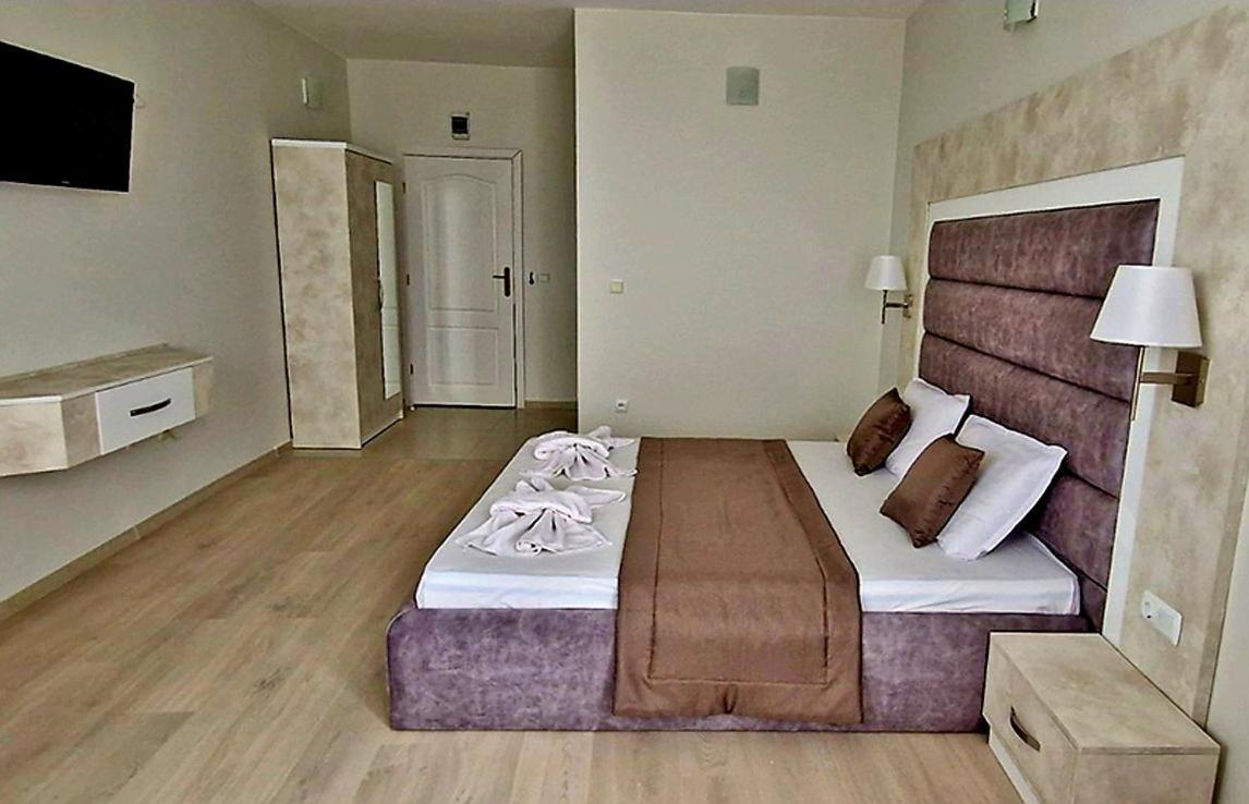 Hotel Амон Ра à Primorsko Extérieur photo